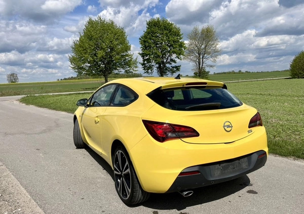 Opel Astra cena 32900 przebieg: 169000, rok produkcji 2012 z Gostyń małe 436